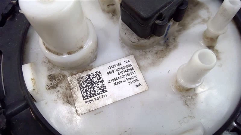 2017-2020 CHEVROLET COLORADO FUEL TANK ASSEMBLY OEM 84860746 / 84577802 - Image 2 of 4