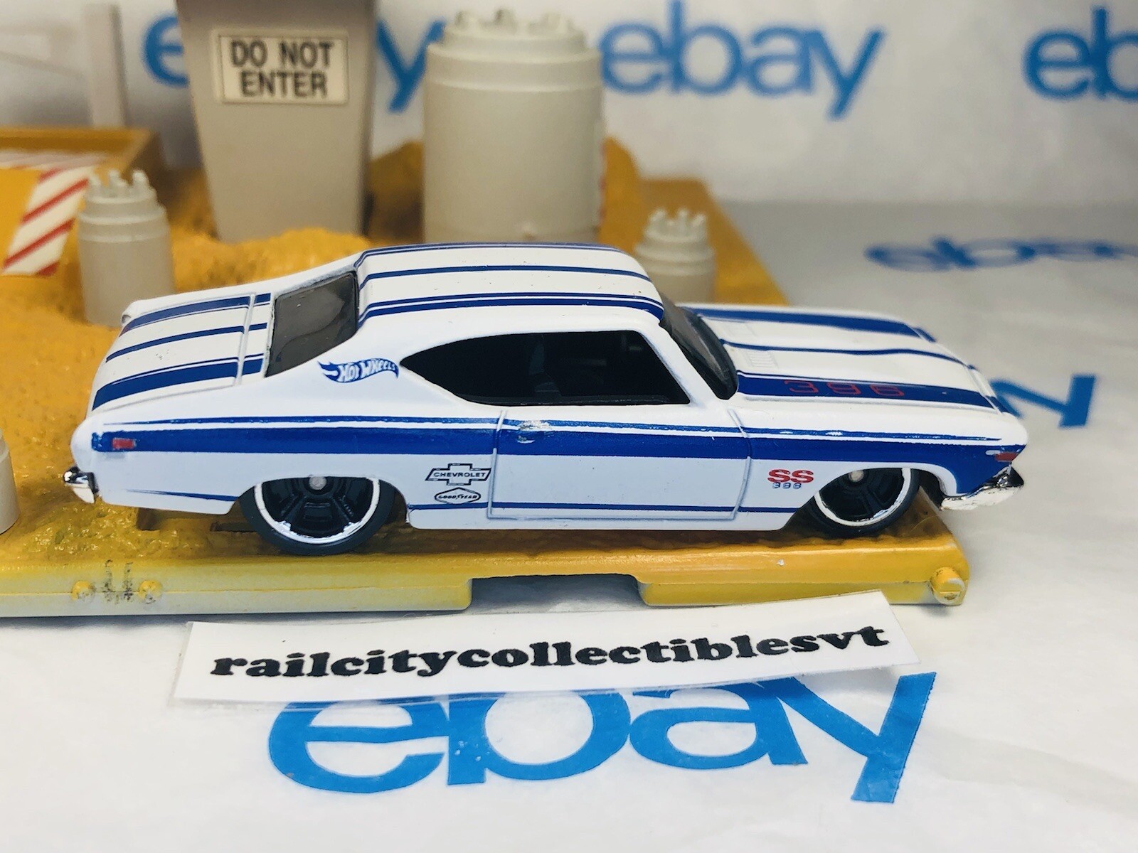Hot Wheels 2015 HW Workshop '69 Chevelle SS 396 – White #231/250 1/64 Scale Diecast Car