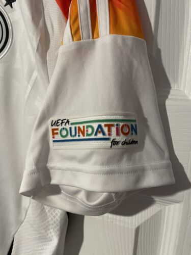 OFFICIAL UEFA UCL EUROPA FOUNDATION FELT SLEEVE PATCH - 第 2/3 張圖片