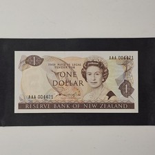 New Zealand $ 1 Dollar 1981-1985 Banknote, Prefix AAA, P-169a UNC (Lot #2351)