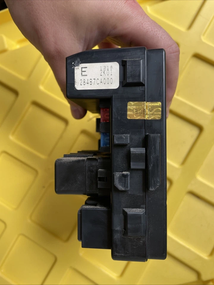 03-04 Nissan Murano Fuse Box Relay Control Module Unit 284B7-CA000 OEM - Image 4 of 4