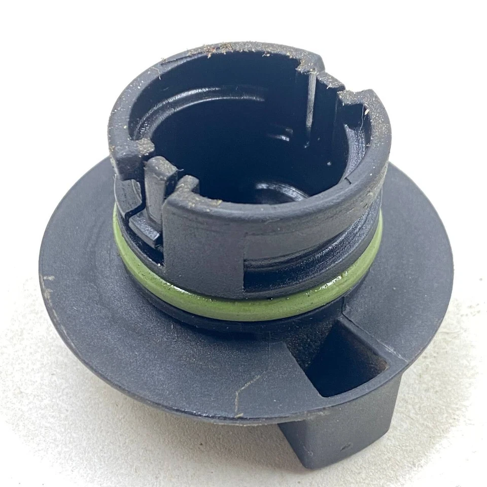 Cubierta de tapa de líquido de llenado de aceite de motor Ford Focus 2000-2018 SAE 5W-20 Foto 2 de 4