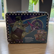 Pok&eacute;mon TCG Sammelkoffer Pok&eacute;mon-Sch&auml;tzen! 2024 Metall