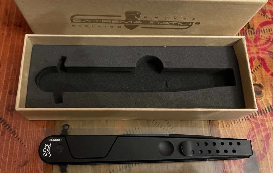 Navaja de bolsillo Extrema Ratio BD4 Lucky Stiletto Dagger N690 Foto 2 de 4