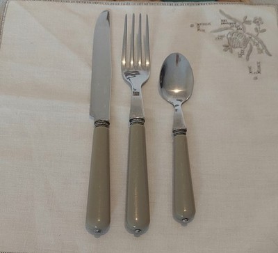 Comptoir de Famille Bistro Besteck Messer Gabeln Acrylgriffe greige Edelstahl