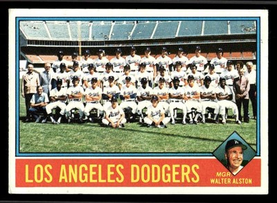 1976 Topps Los Angeles Dodgers / Walter Alston #46 - (UNMARKED)