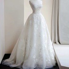 Luxurious Flowers Lace A-Line Wedding Dresses Strapless Zipper Bridal Gowns