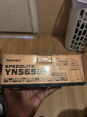 Yongnuo Digital YN565EX  Speedlite for Canon DSLR