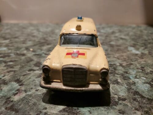 MATCHBOX K-62 K62 K 62 CITROEN CX DOCTOR EMERGENCY CAR AMBULANCE