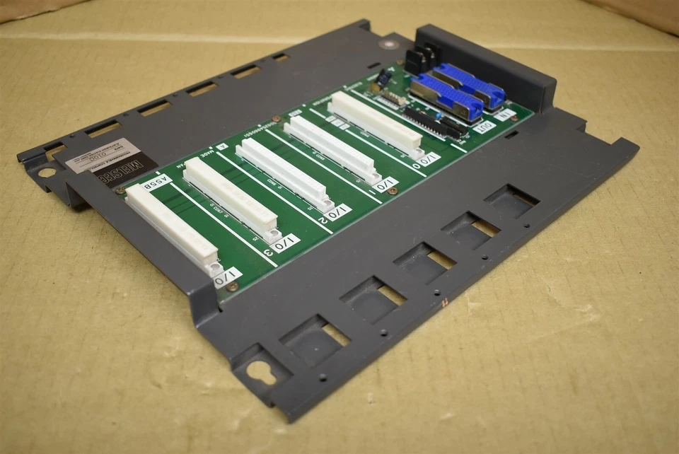 Plano trasero Mitsubishi Electric Melsec 5 ranuras Cat No. A55B Foto 3 de 4