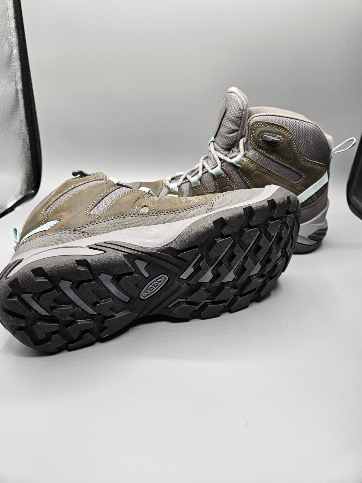 Stivali da trekking impermeabili Keen Circadia taglia 8 acciaio grigio blu nuvola nuovi senza etichette