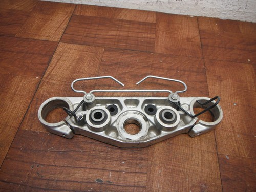 honda shadow 1100 ace spirit OEM FORKS UPPER TRIPLE TREE CLAMP 53300-MM8-881 - Picture 3 of 4