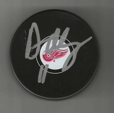 Dan Cleary Signed Detroit Red Wings Puck