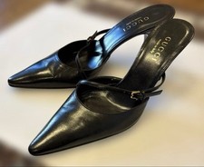 GUCCI Pantolette Pumps Größe 37C schwarz Leder spitz zulaufend mit kleinen Ab...