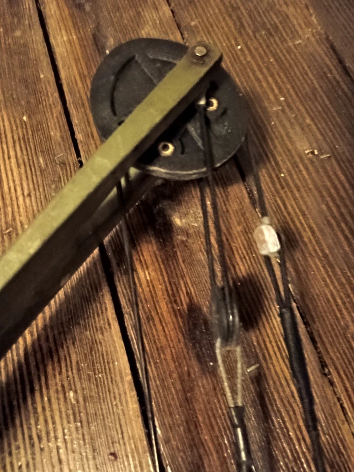 Bear Archery Whitetail I Compound Bow Righthand Realtree Edge - Camo - Image 4 of 4