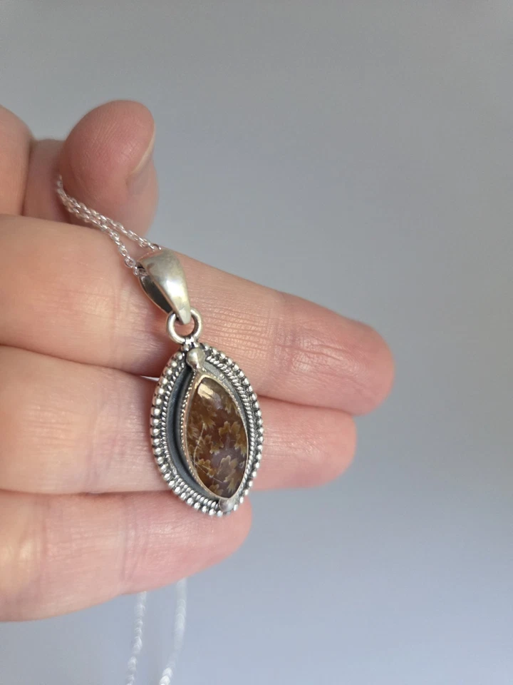 Collar colgante de plata de ley 925 con coral fósil Foto 3 de 4