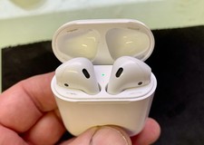 Apple Airpods 2 (écouteurs Bluetooth)