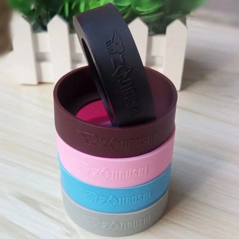 Cubierta de bota de silicona para botella de agua Zojirushi antideslizante pulgar inferior Foto 3 de 4