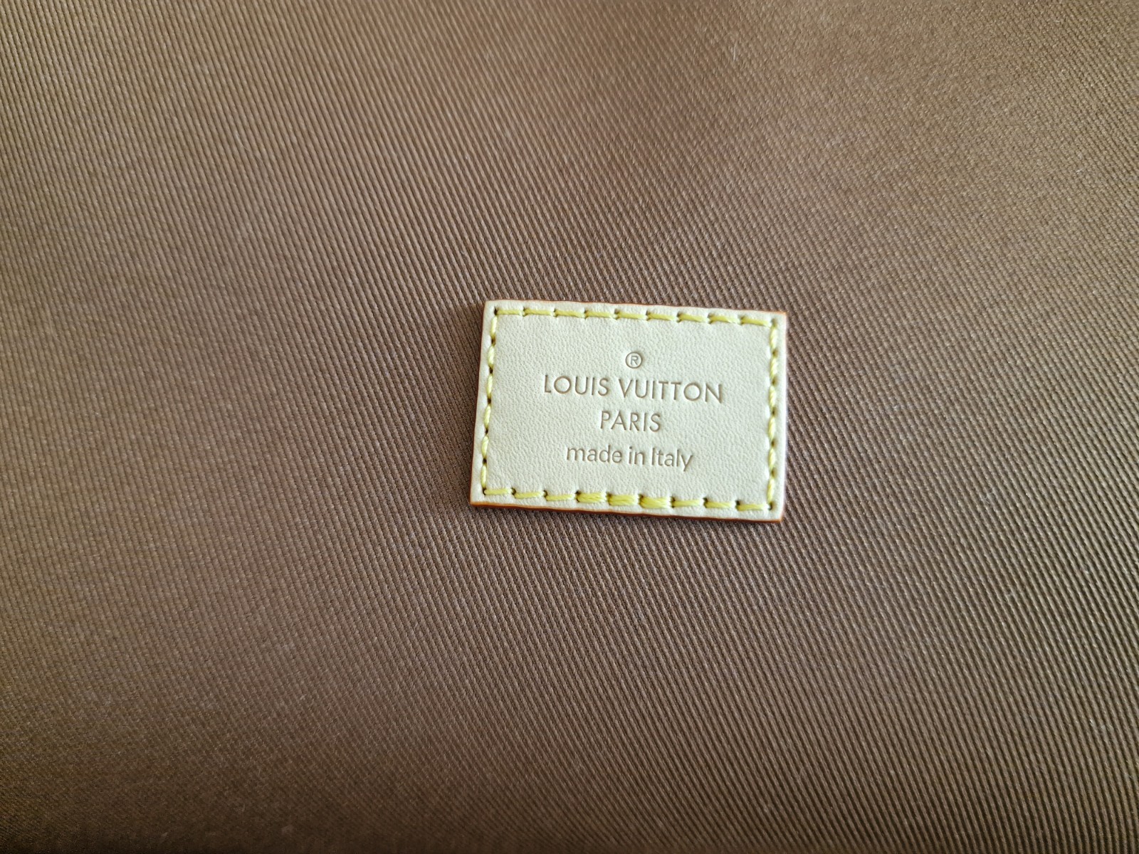 Cubes de rangement Louis Vuitton en toile monogram pour dressing chic - 3