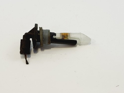Windshield washer fluid level sensor