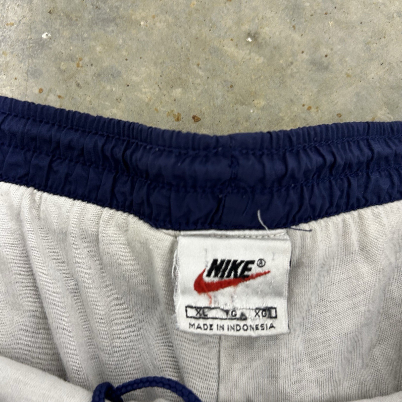 Vintage 90’s Nike Track Sweat Nylon Insulated Pants Navy Blue Size XL thumbnail 5