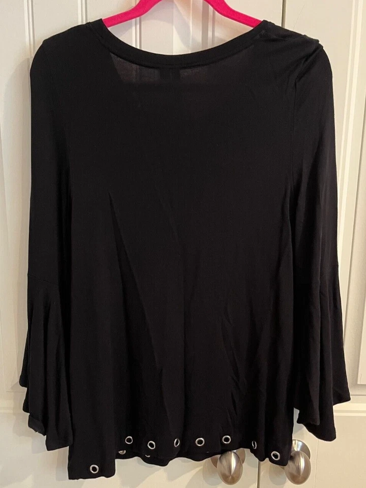 Top para mujer Kensie negro manga campana con dobladillo ojal - talla grande Foto 4 de 4