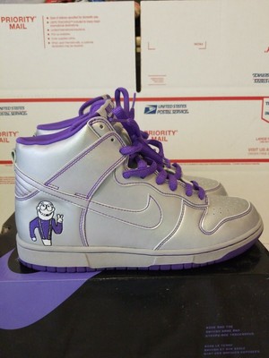 nike dunk dinosaur jr