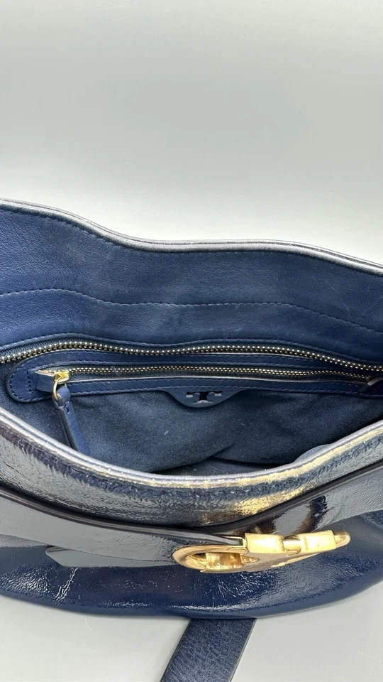 TORY BURCH GEMINI LINK CROSSBODY BAG MIDNIGHT SWIM PATENT LEATHER Description!! - Image 4 of 4