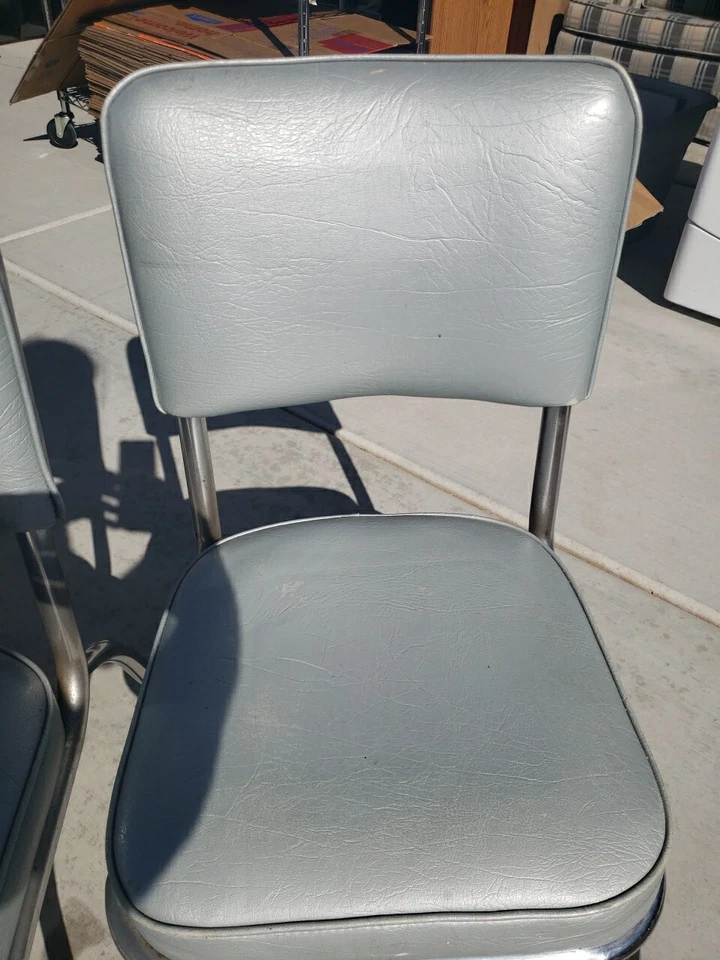 Juego de 3 sillas de comedor acolchadas con patas cromadas MCM gris Virtue Bros CA de colección a juego Foto 4 de 4