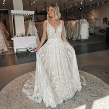 Romantic V-neck Wedding Dresses Bridal Spaghetti Straps Aline Appliques Backless