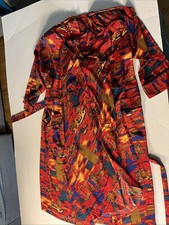 Vintage Natori II Women  s Wrap Robe Red Cityscape Print Belted Size M Silk
