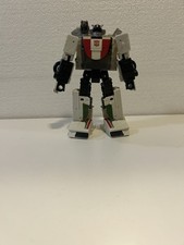 Complete Transformers Earthrise Deluxe Class Wheeljack