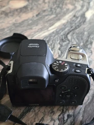 Digitalkamera, FUJIFILM, FinePix S8000 für, gebraucht - Bild 1 von 4