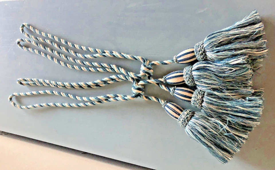 Lot de 2 embrasses à double pompon, de belle qualité, bleu et crème comme neuf - Photo 2/3