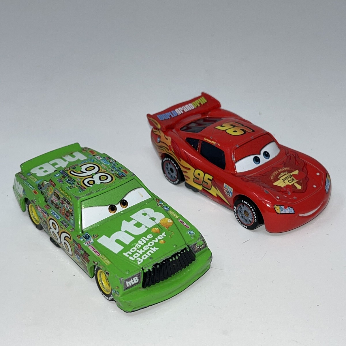 2Pcs Disney Pixar Movie Cars Diecast Vehicle #86 Green Chick