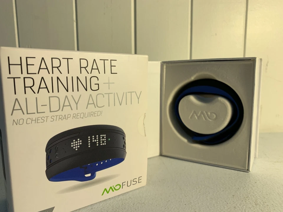 Mio 59P Black Bluetooth Global Fuse Heart Rate Monitor and Activity Tracker - Image 2 of 4
