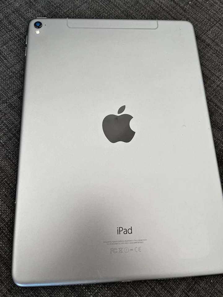 Apple Ipad Pro 2016, 9.7 inch, 256 GB in perfect condition, wifi and 4g. Color - Imagen 2 de 4