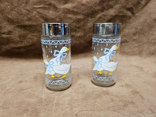 Vintage Anchor Hocking 1980’s Farm Country Goose Glass Salt and Pepper Shakers