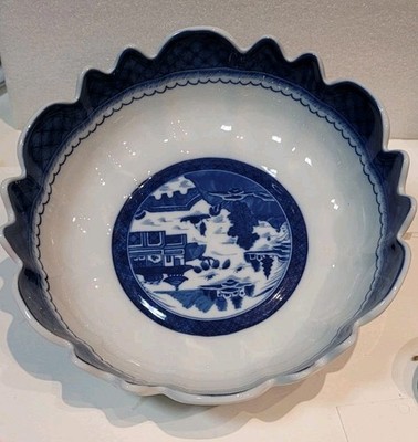 Mottahedeh Blue Canton Round Scalloped Vegetable Bowl 9.5''X 2 7/8'' Reproduction