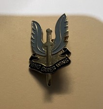 ‘WHO DARES WINS’ S.A.S. SPECIAL AIR SERVICE ENAMEL PIN BADGE