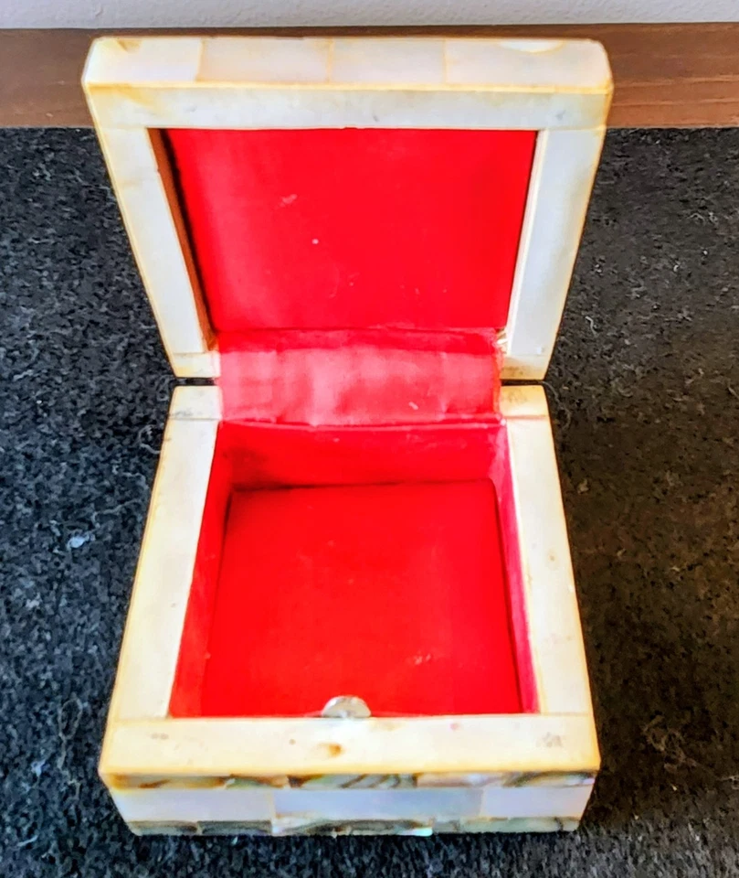 Vintage Carved Abalone & Mother Of Pearl Inlayed Jewelry Trinket Box Velvet READ - Image 2 of 4