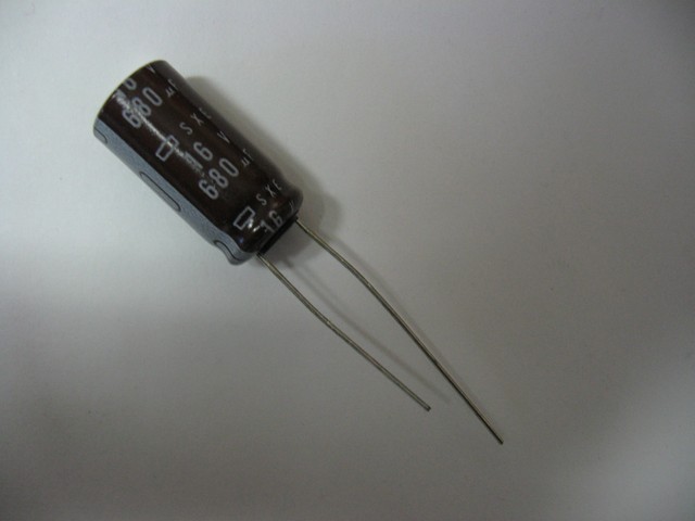 Конденсатор 200v 680mf