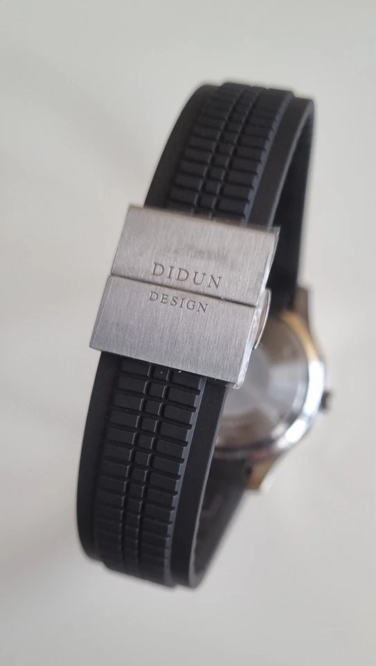 Men’s Watch Black Didun Design Quartz Resin Strap — 第 3/4 张图片