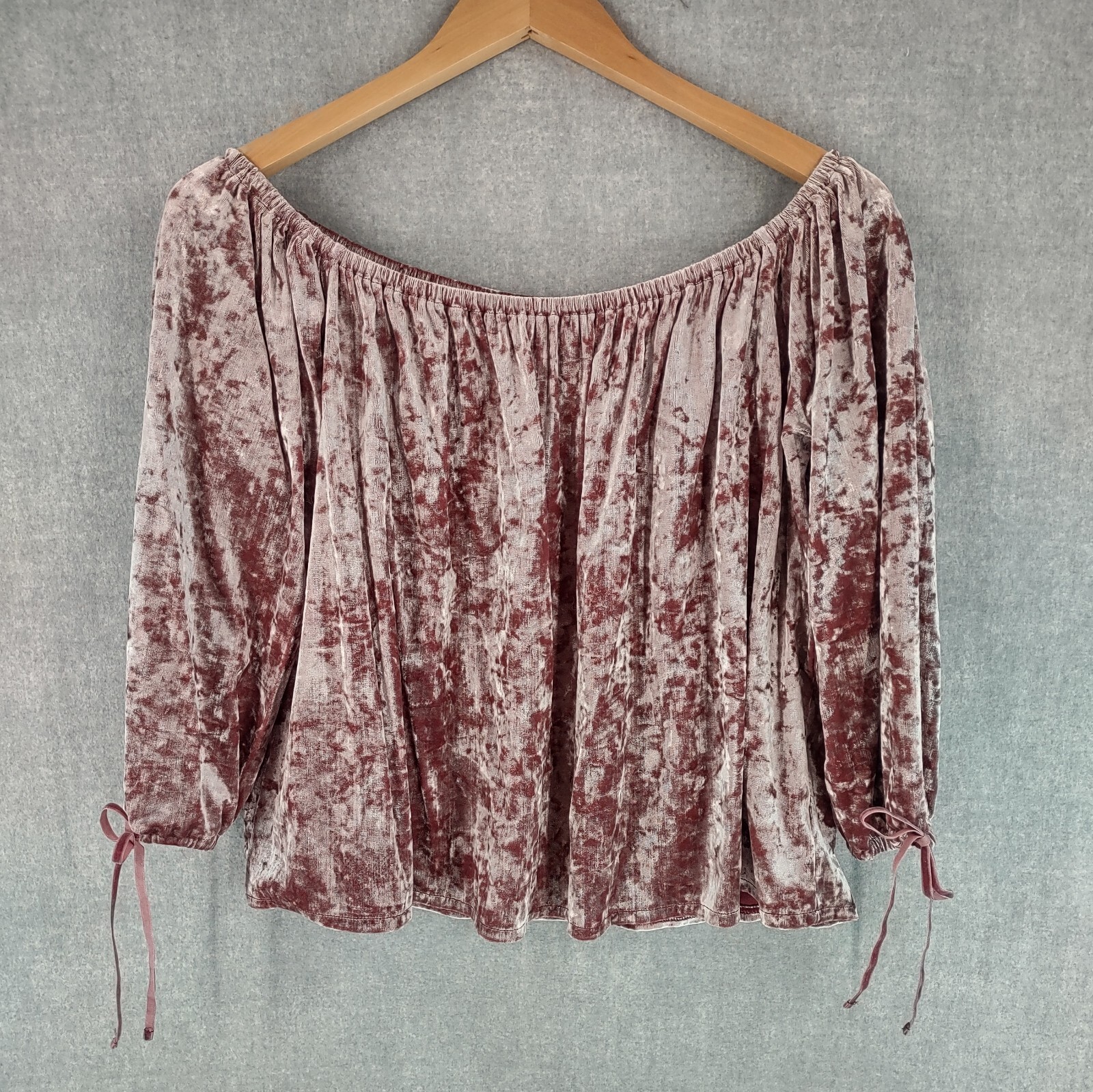 American Eagle Off Shoulder Crush Velvet Crop Top in Dusty Rose Boho Style