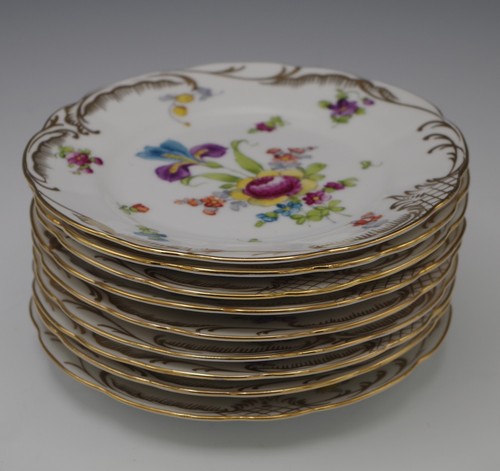 DRESDEN GERMANY PORCELAIN SET OF 9 BREAD AND BUTTER PLATES HAND PAINTED 1900 - Picture 7 of 8