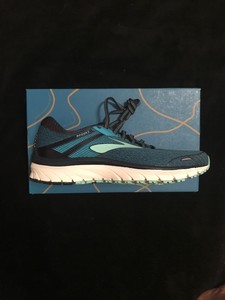 brooks womens narrow running shoes