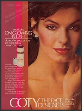 Coty Cosmetics Glowing Blush 1980s Print Advertisement 1981 Sela Ward