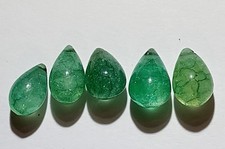 Lot de 5 Apatite verte du Brésil en briolette cabochon percée de 19.63Cts