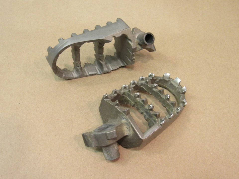 Sunline Footpegs Yamaha YZ450F YZ250 YZ125 YZ250F YZ426 WR YZF 125 250 1998-2022 - Imagem 2 de 4