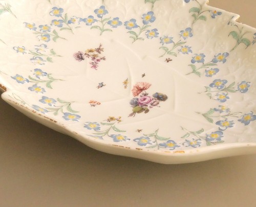 Porcelaine de Meissen - Plat feuilles - Décor Myosotis - XVIIIe Siècle - Photo 9 sur 13